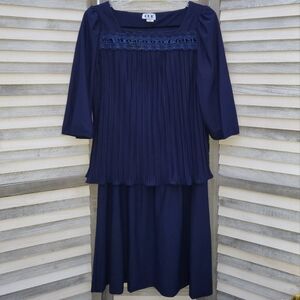 Vintage 2pc look dress with pleated and lace top | Cue Fashions | 18 1/2